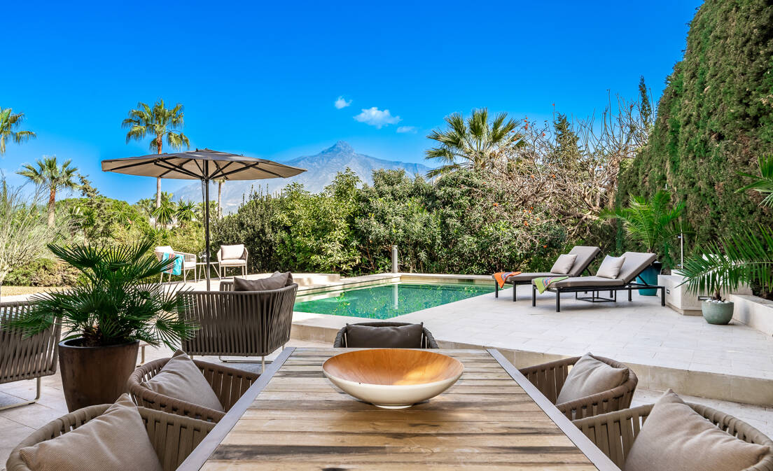 Villa moderna en Las Brisas en zona privilegiada