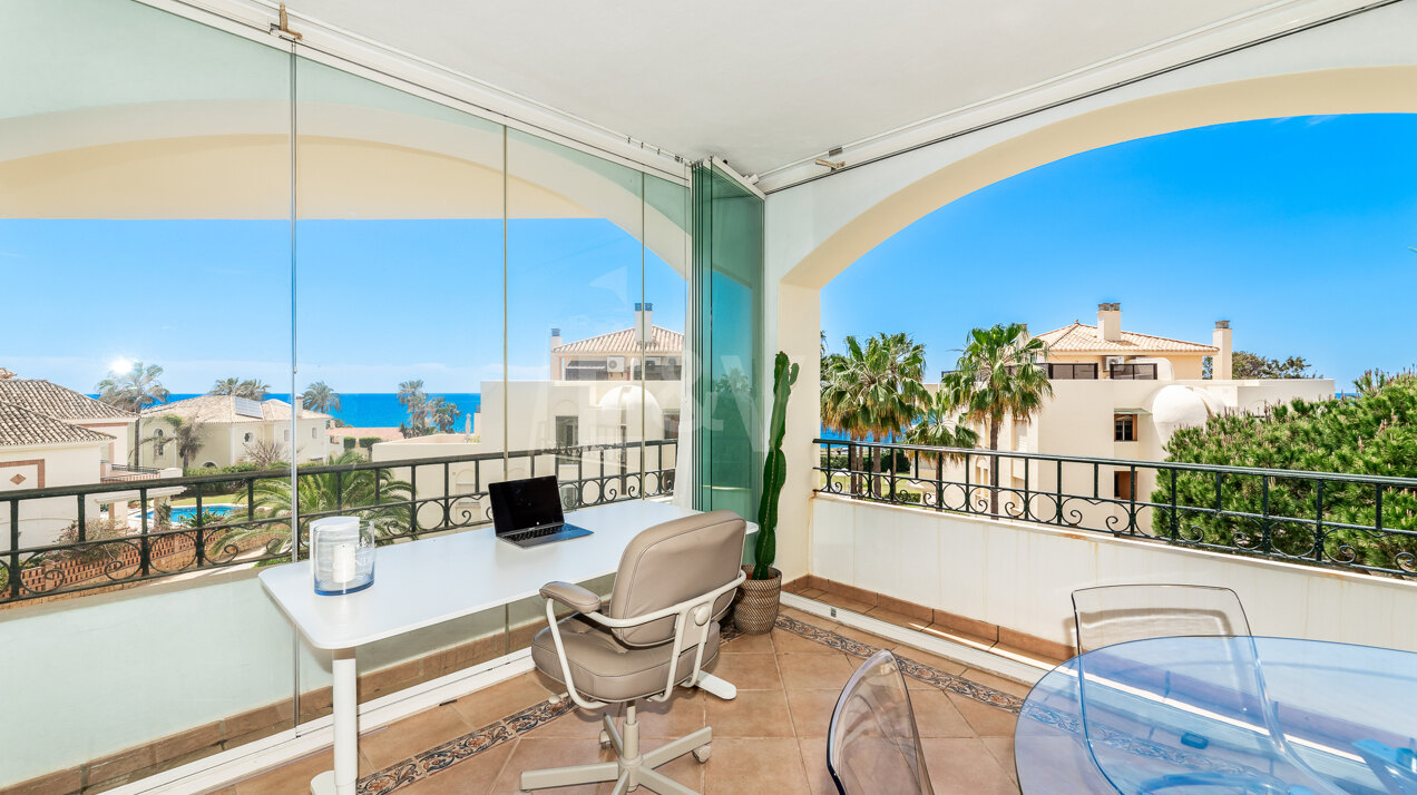 Precioso apartamento en Elviria renovado, junto a la playa