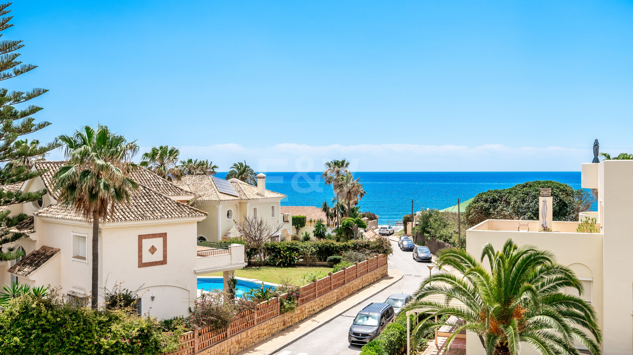 Wunderschönes renoviertes Elviria Apartment am Strand