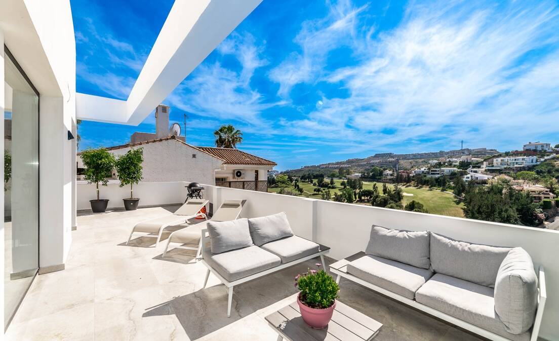 Villa mit spektakulären Golf Berg und Meerpanoramen in Geschlossener Wohnanlage