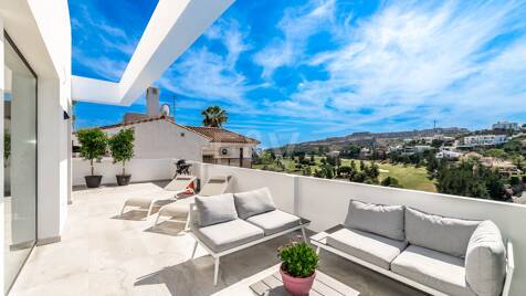 Villa with Spectacular Golf Mountain and Sea Panoramas in Gated Community