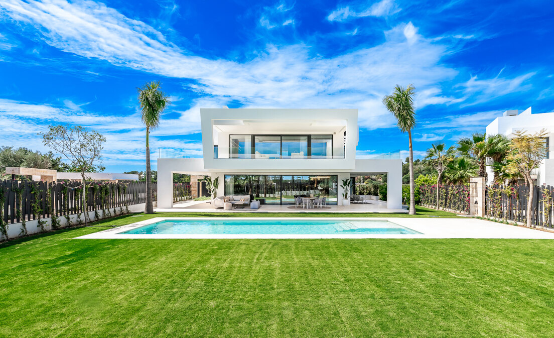 Villa de diseño contemporáneo con vistas panorámicas en una exclusiva comunidad privada