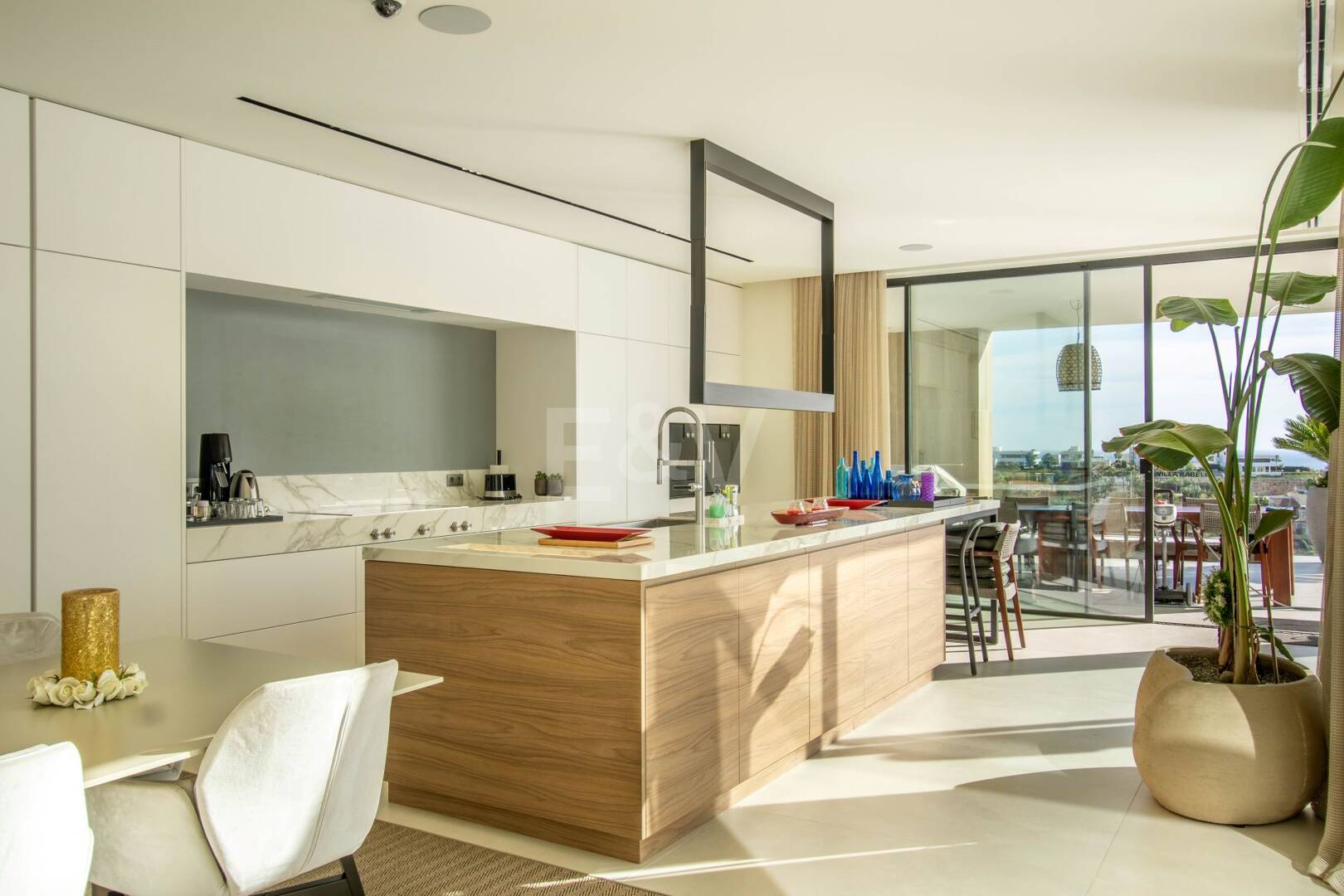 Stunning Frontline Golf Villa in La Alqueria with Panoramic Sea Views