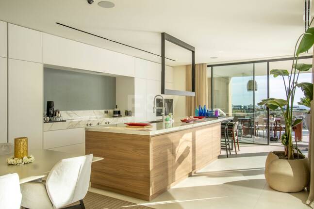 Stunning Frontline Golf Villa in La Alqueria with Panoramic Sea Views