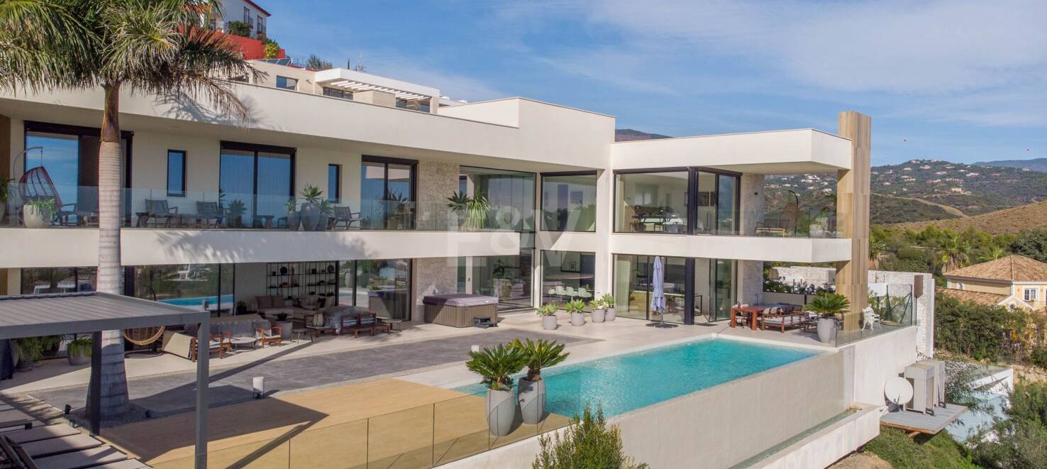 Frontline Golf Villa i La Alqueria med panoramautsikt