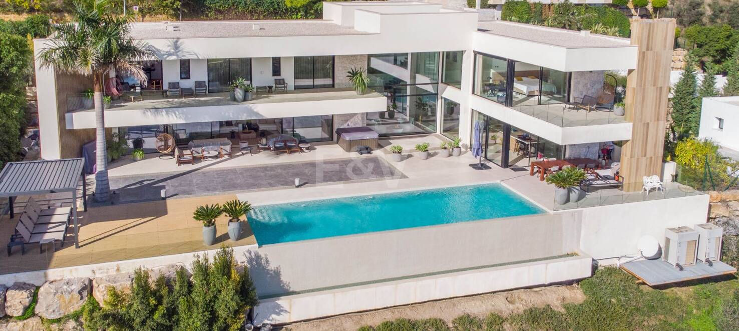 Frontline Golf Villa i La Alqueria med panoramautsikt