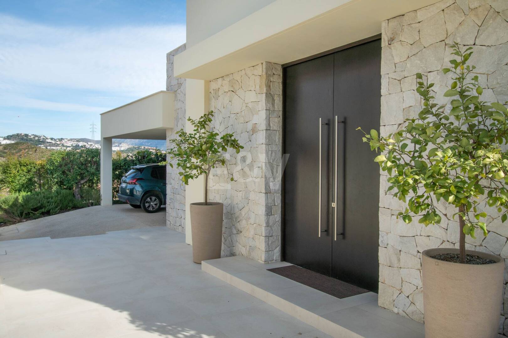 Stunning Frontline Golf Villa in La Alqueria with Panoramic Sea Views