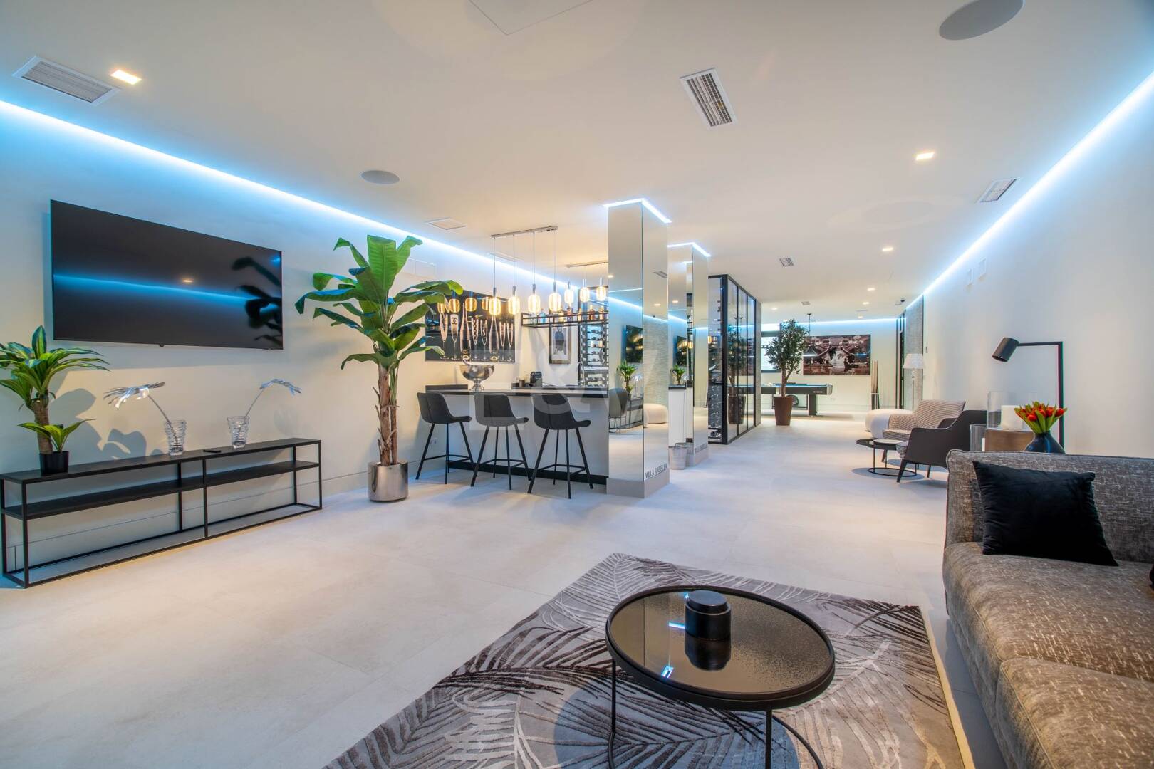 Stunning Frontline Golf Villa in La Alqueria with Panoramic Sea Views