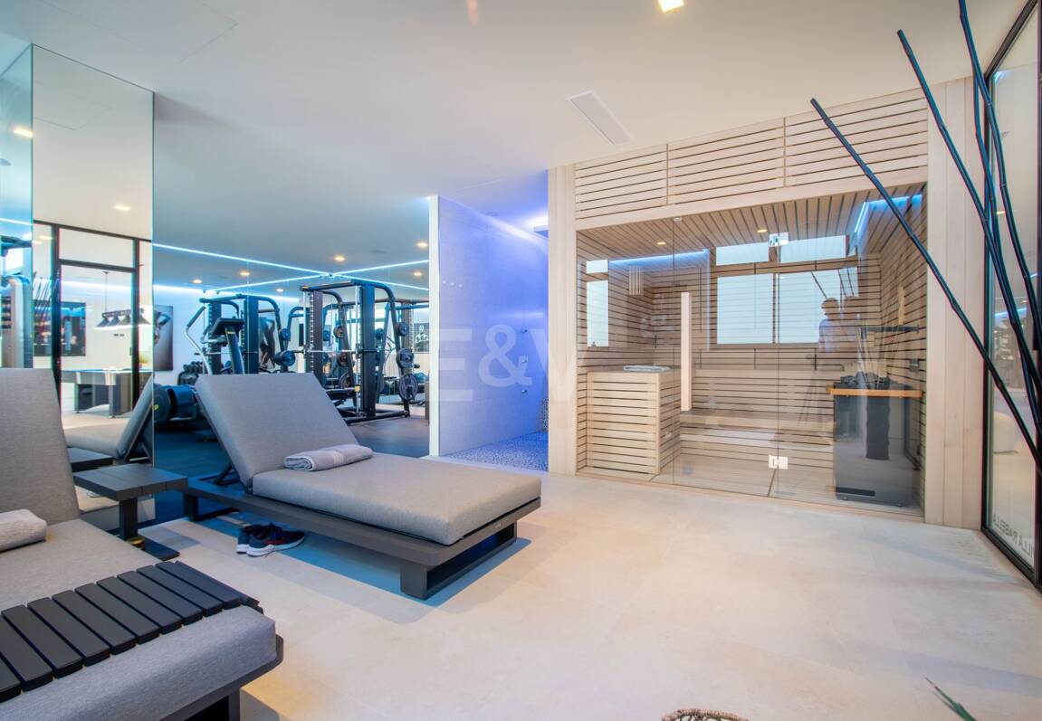 Stunning Frontline Golf Villa in La Alqueria with Panoramic Sea Views