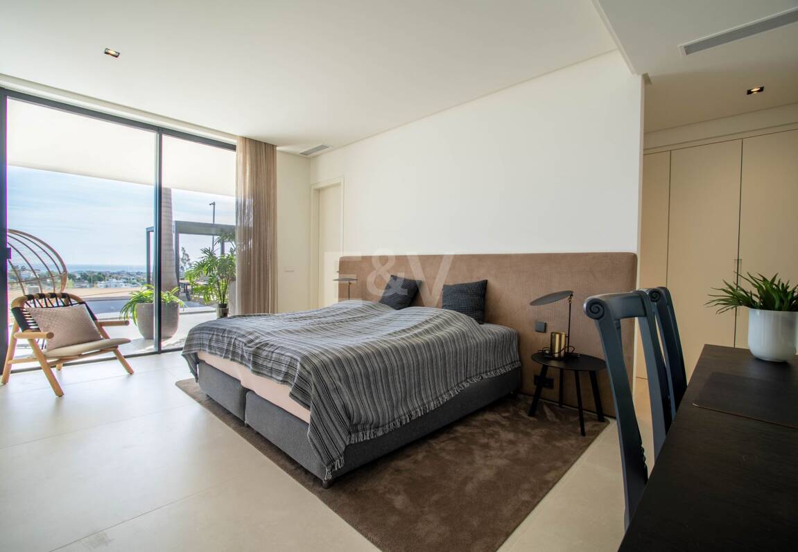 Stunning Frontline Golf Villa in La Alqueria with Panoramic Sea Views