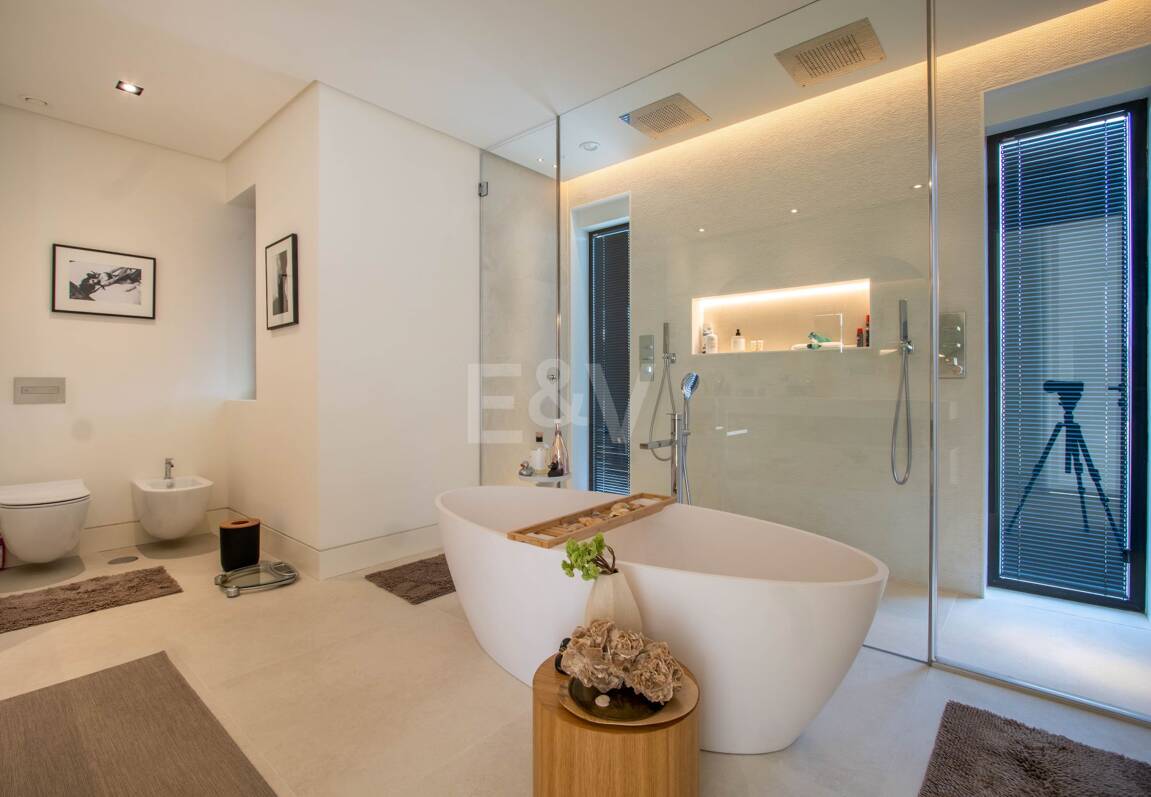 Stunning Frontline Golf Villa in La Alqueria with Panoramic Sea Views