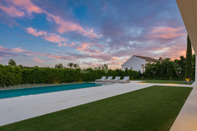 Sophisticated Contemporary Villa on the Golden Mile Steps from the Beach