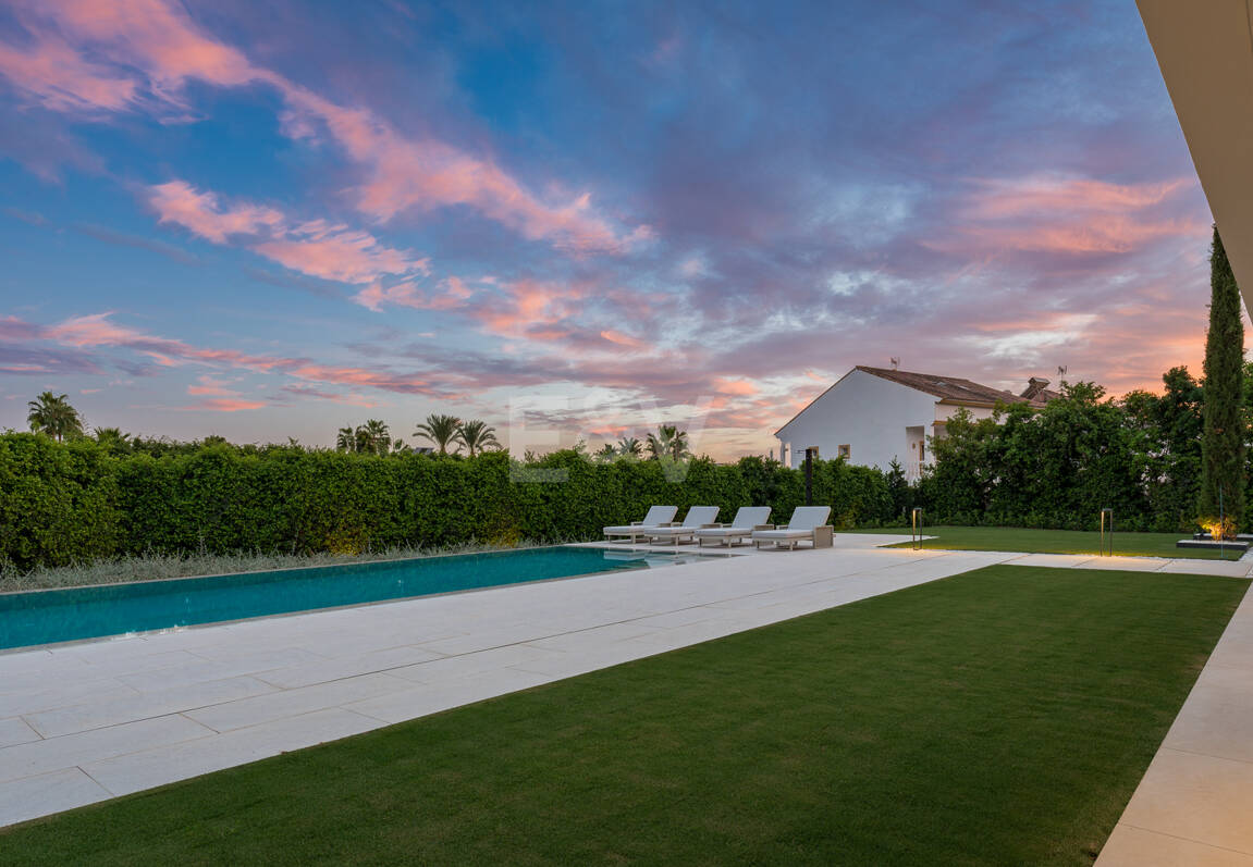 Sophisticated Contemporary Villa on the Golden Mile Steps from the Beach