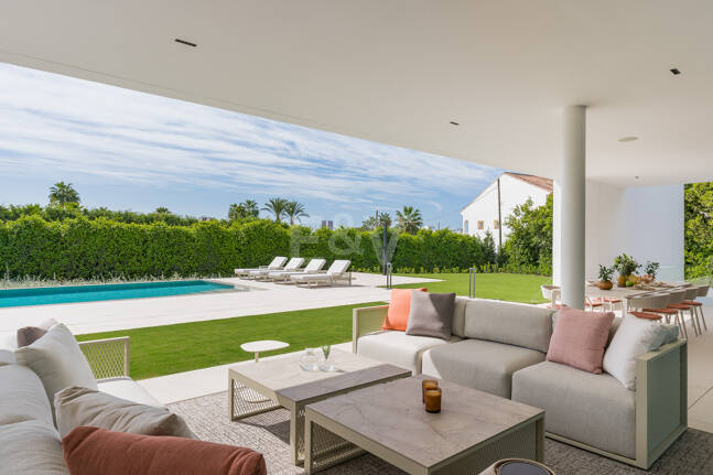 Sophisticated Contemporary Villa on the Golden Mile Steps from the Beach