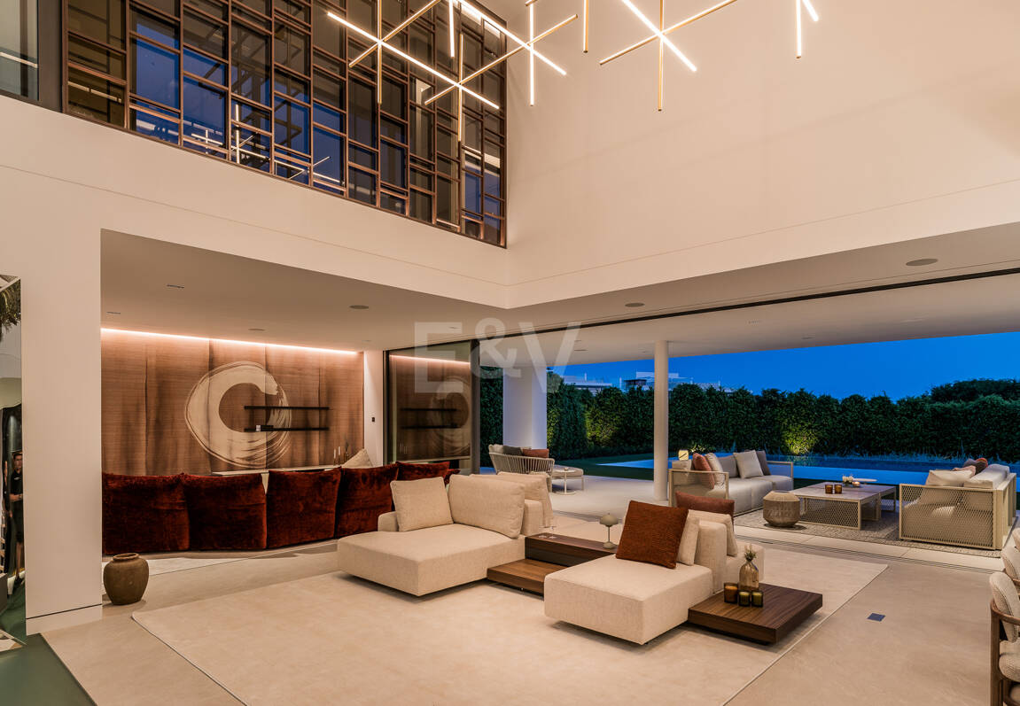 Sophisticated Contemporary Villa on the Golden Mile Steps from the Beach