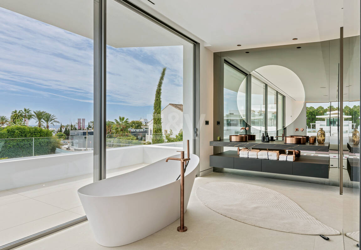 Sophisticated Contemporary Villa on the Golden Mile Steps from the Beach