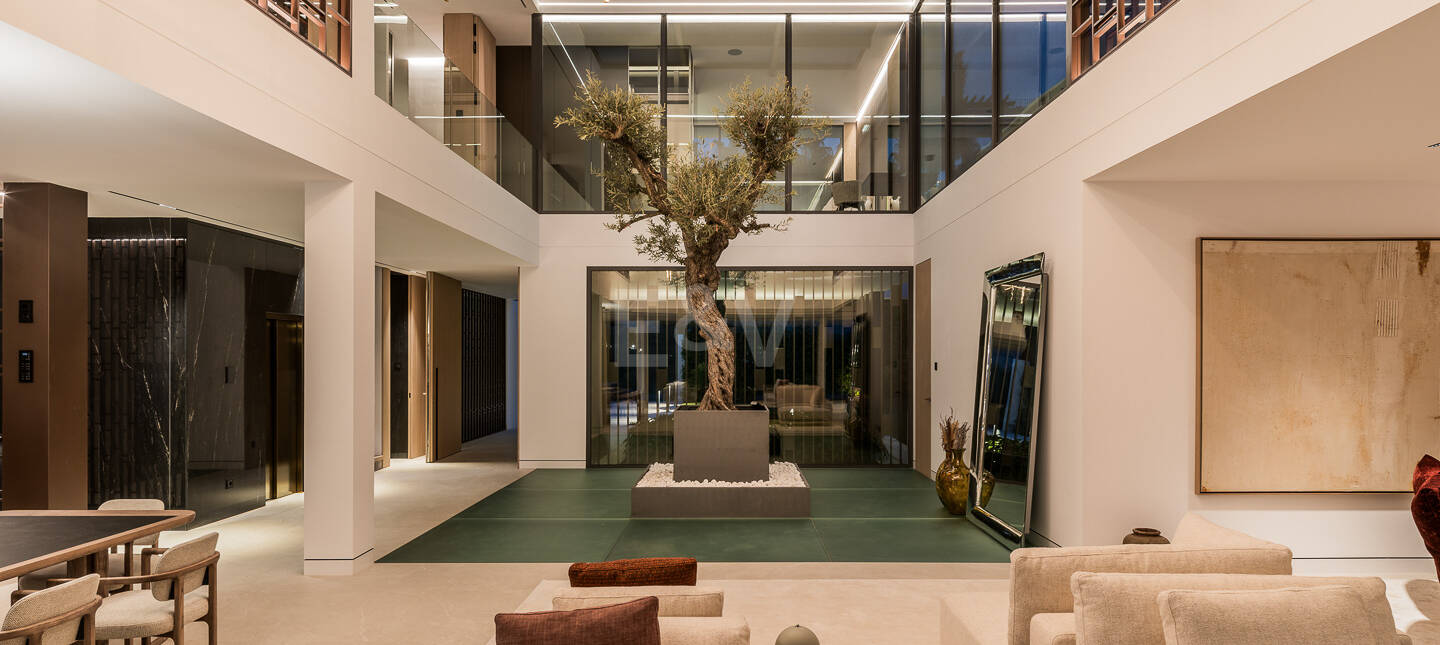 Anspruchsvolle moderne Design-Villa auf der Goldenen Meile