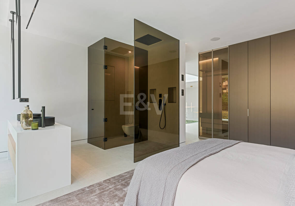 Sofisticada villa de estilo contemporáneo en la Milla de Oro cerca de la playa