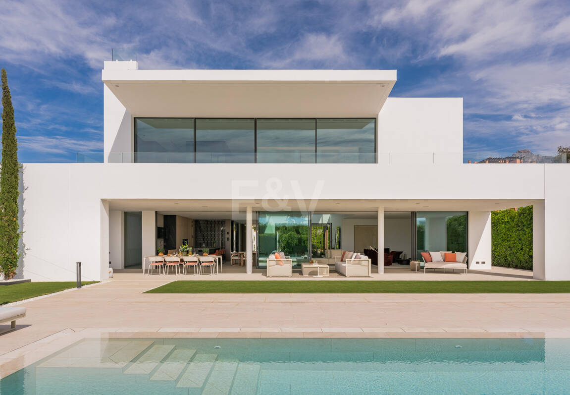 Sophisticated Contemporary Villa on the Golden Mile Steps from the Beach