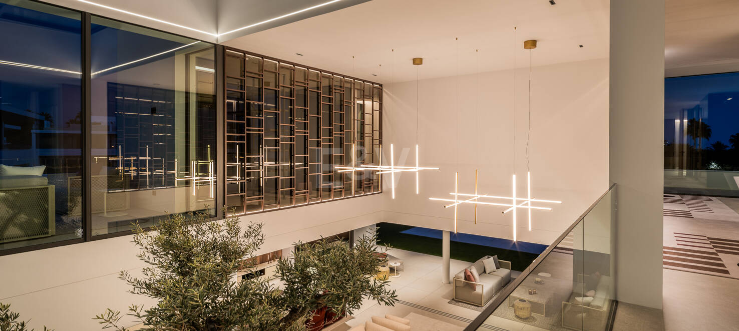 Anspruchsvolle moderne Design-Villa auf der Goldenen Meile
