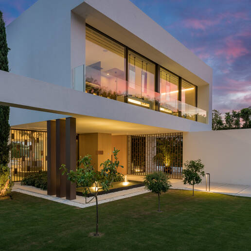 Anspruchsvolle moderne Design-Villa auf der Goldenen Meile