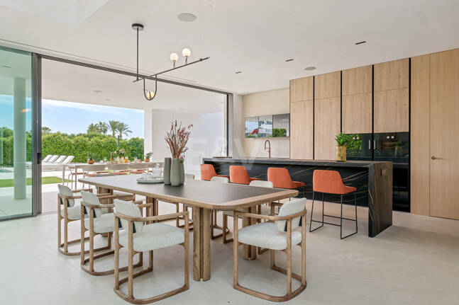 Sophisticated Contemporary Villa on the Golden Mile Steps from the Beach