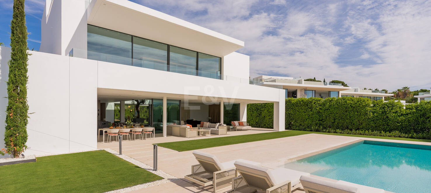 Anspruchsvolle moderne Design-Villa auf der Goldenen Meile