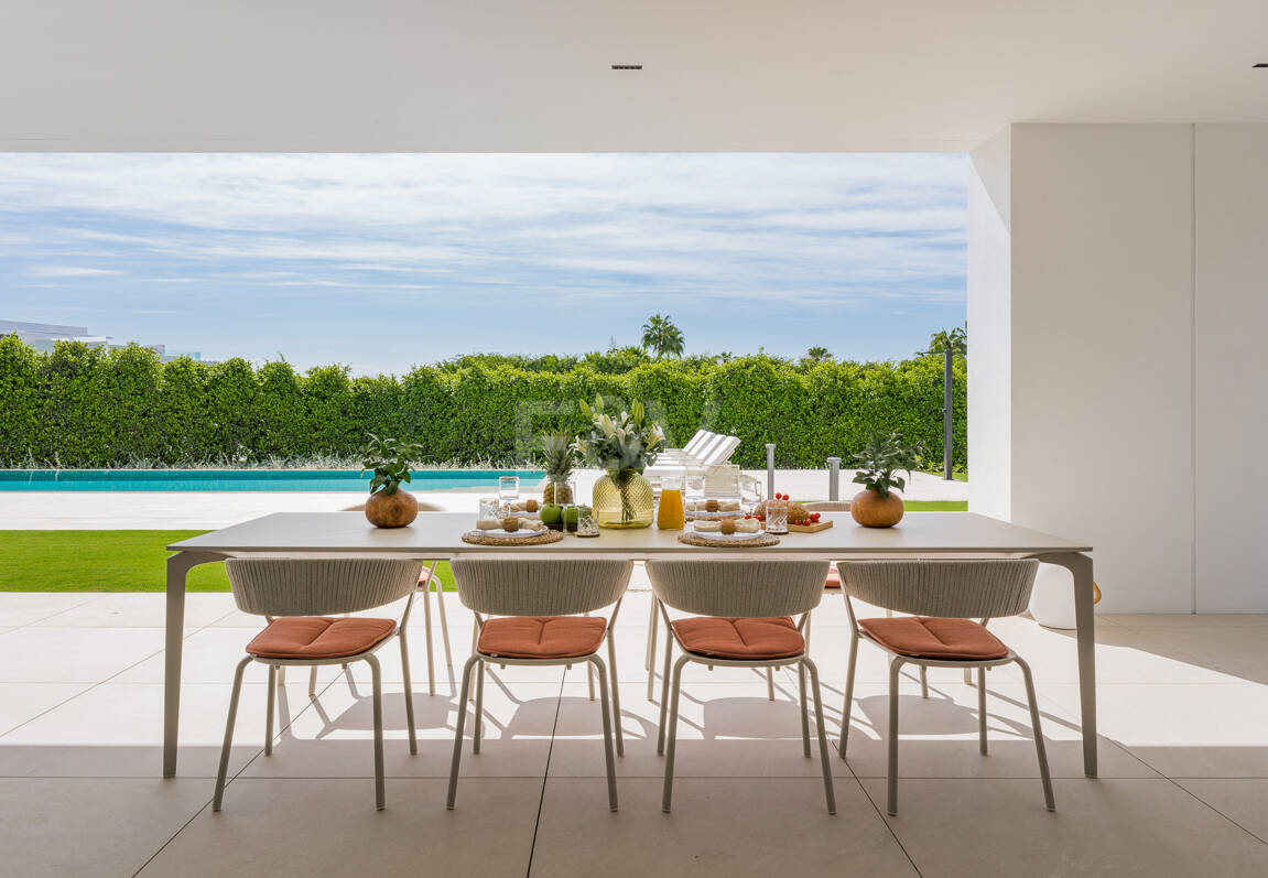 Sophisticated Contemporary Villa on the Golden Mile Steps from the Beach