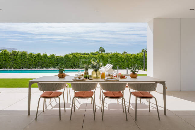 Sophisticated Contemporary Villa on the Golden Mile Steps from the Beach