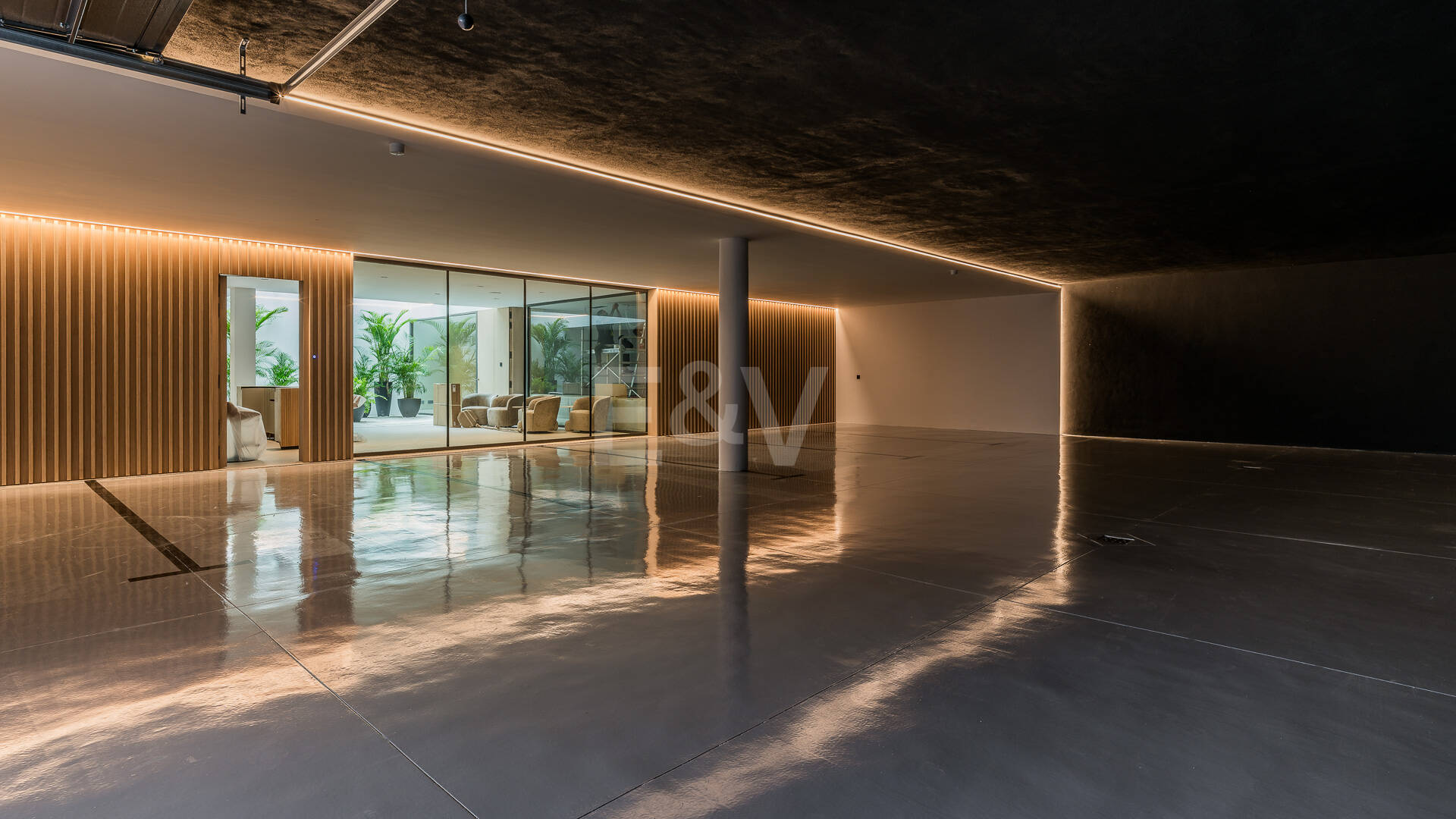 Sophisticated Contemporary Villa on the Golden Mile Steps from the Beach