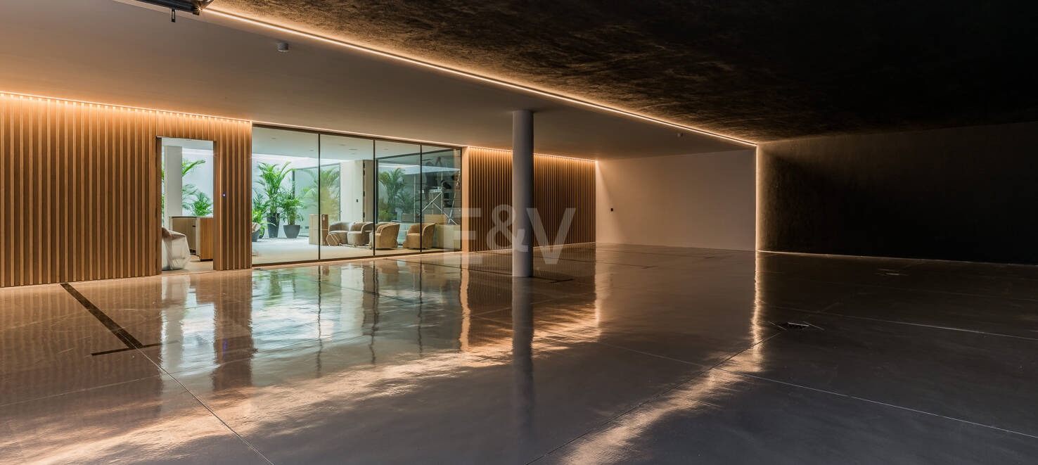 Anspruchsvolle moderne Design-Villa auf der Goldenen Meile