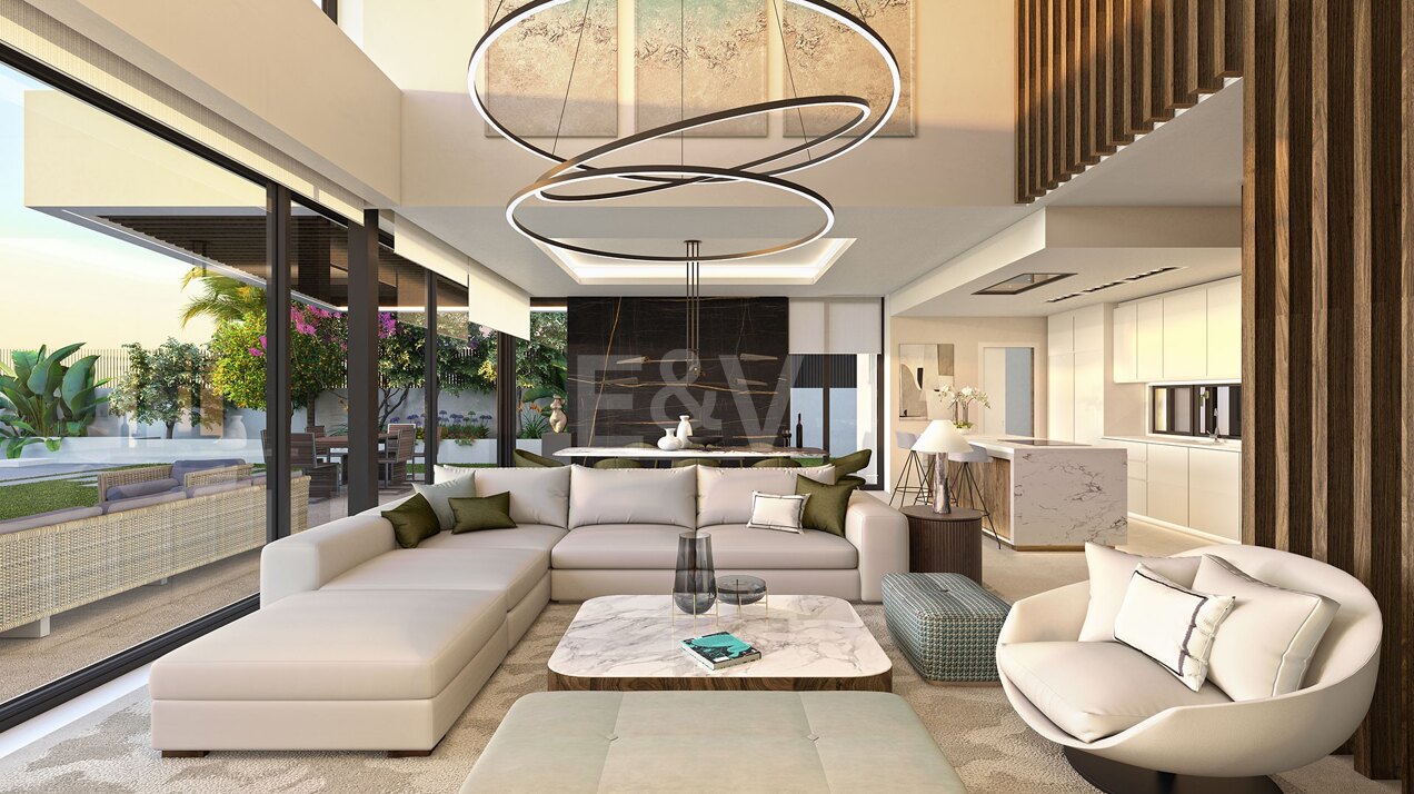 Puerto Banus: Modern luxury beachside villa