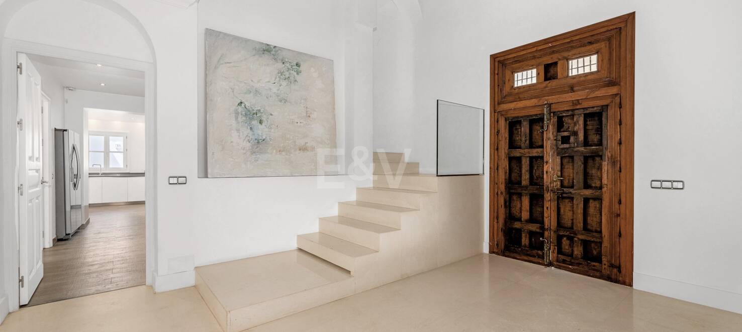 Elegant andalusisk villa i Guadalmina gångavstånd till stranden.