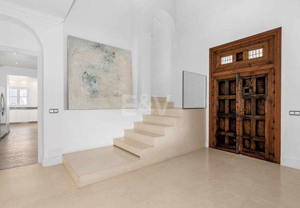 Elegant andalusisk villa i Guadalmina gångavstånd till stranden.