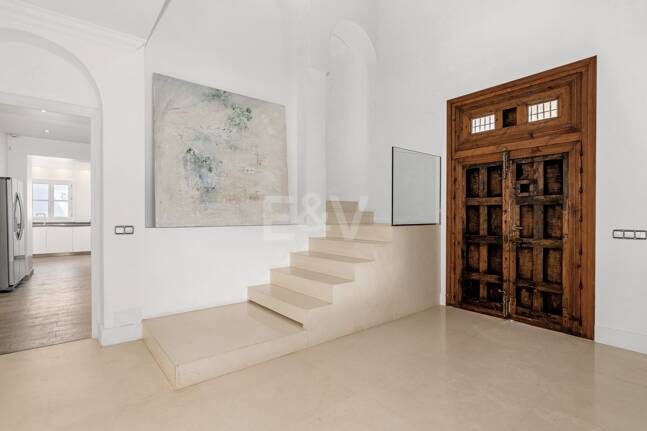 Elegant andalusisk villa i Guadalmina gångavstånd till stranden.