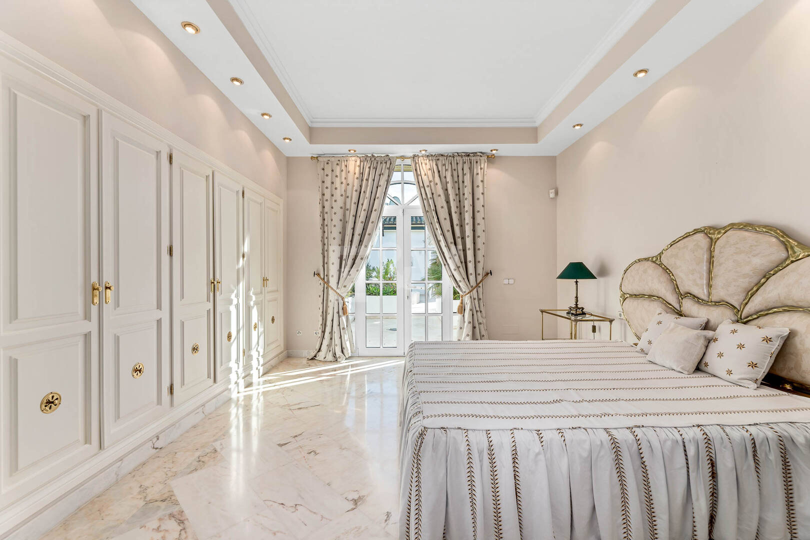 Elegant Estate i Cascada de Camoján med 3 villor och fantastisk havsutsikt