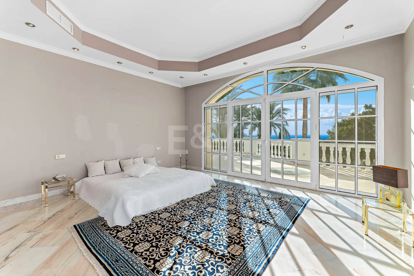 Elegant Estate i Cascada de Camoján med 3 villor och fantastisk havsutsikt