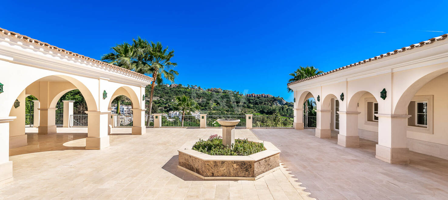 Frontline Los Arqueros Golf Villa with Spectacular Views
