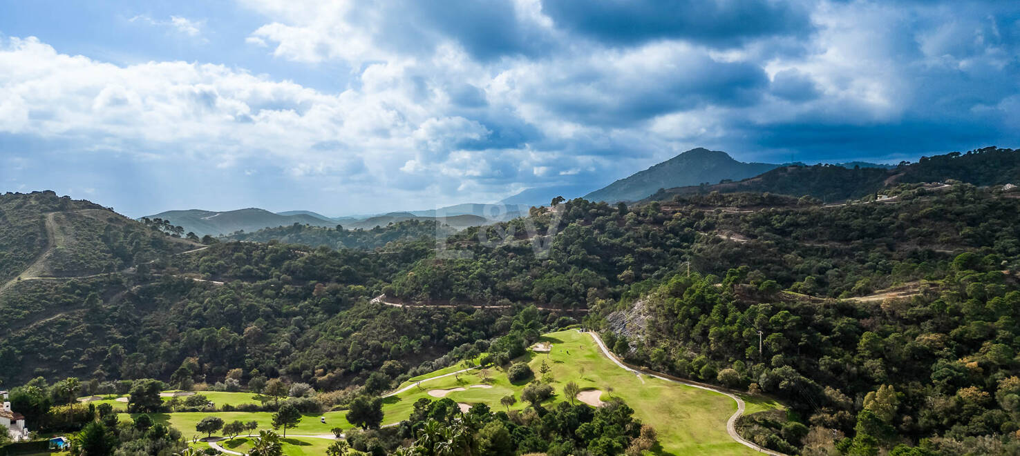 Superbe nouvelle villa contemporaine à Los Arqueros avec vue sur la mer et le golf