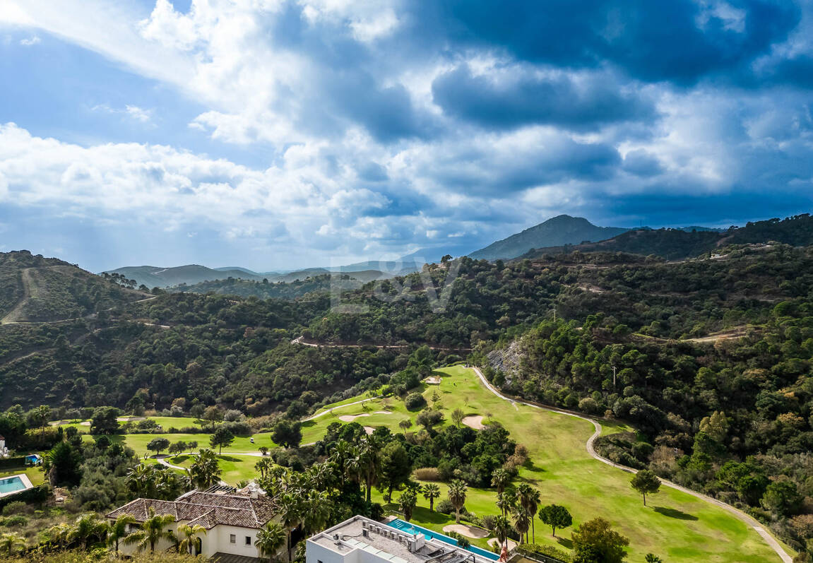 Fantastisk ny modern villa i Los Arqueros med havs- och golfutsikt