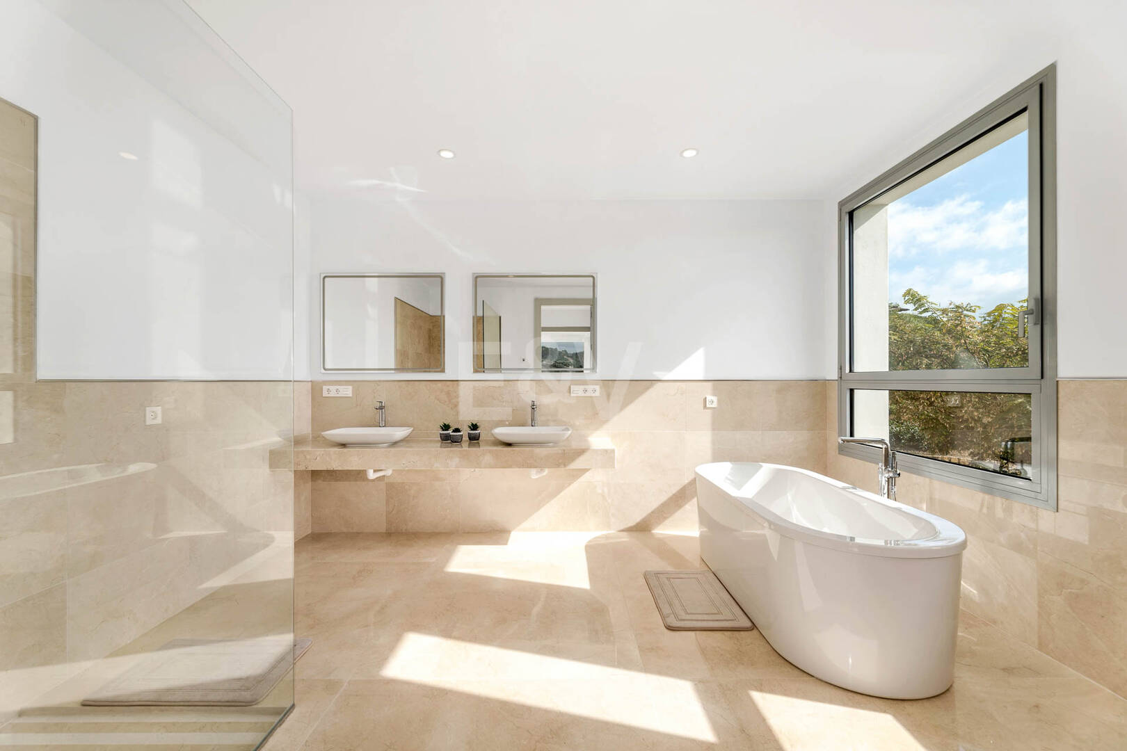 Stunning New Contemporary Villa in Los Arqueros with Sea and Golf Views