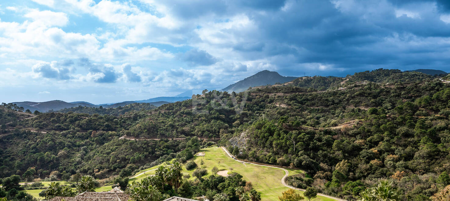 Superbe nouvelle villa contemporaine à Los Arqueros avec vue sur la mer et le golf