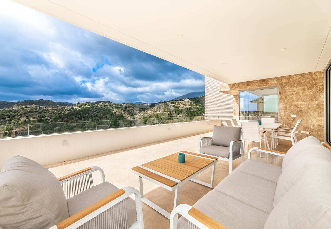 Fantastisk ny modern villa i Los Arqueros med havs- och golfutsikt