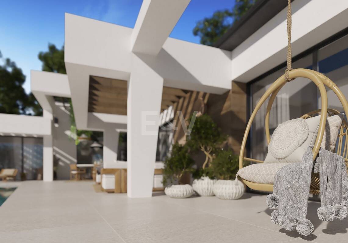 Modern luxury villa in Nueva Andalucia set in golf location