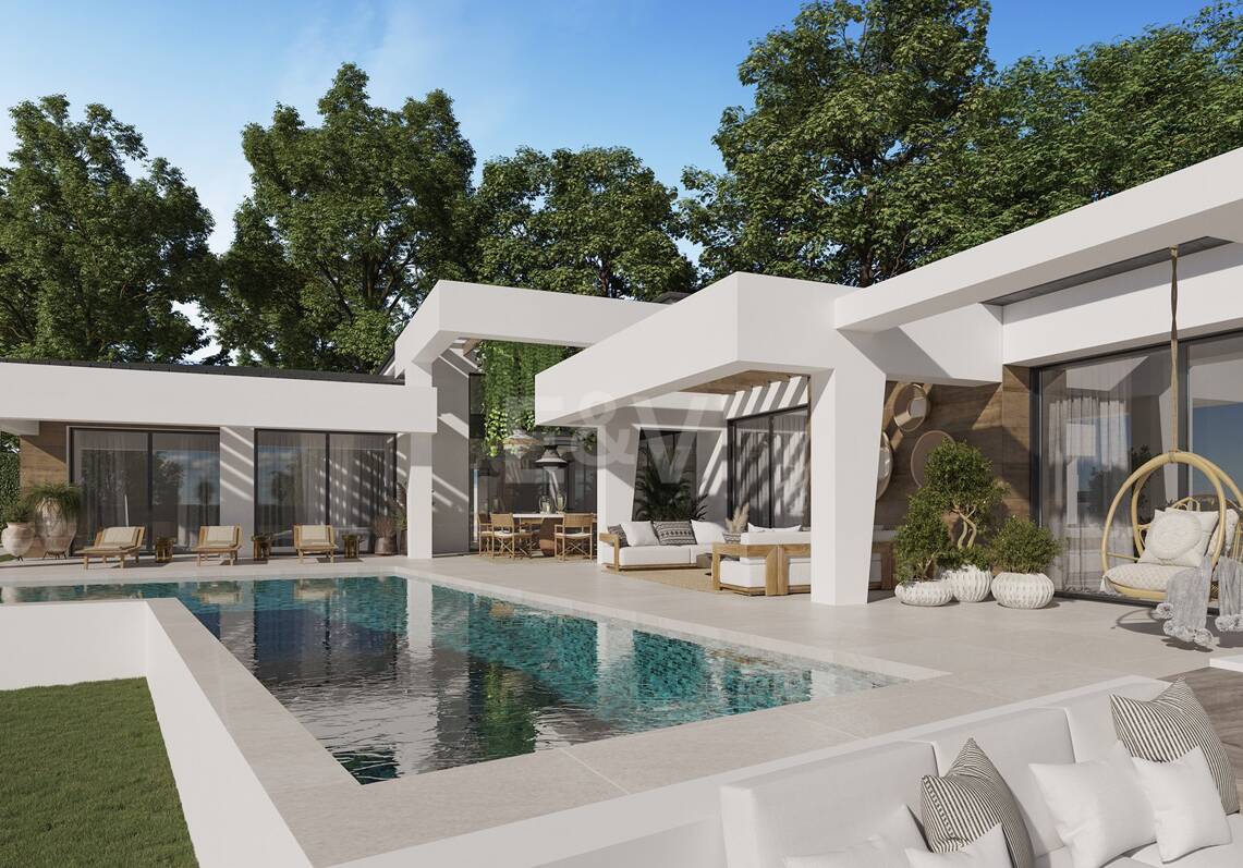 Modern luxury villa in Nueva Andalucia set in golf location