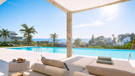 Lägenhet i Los Altos de Los Monteros under byggande med fantastisk utsikt
