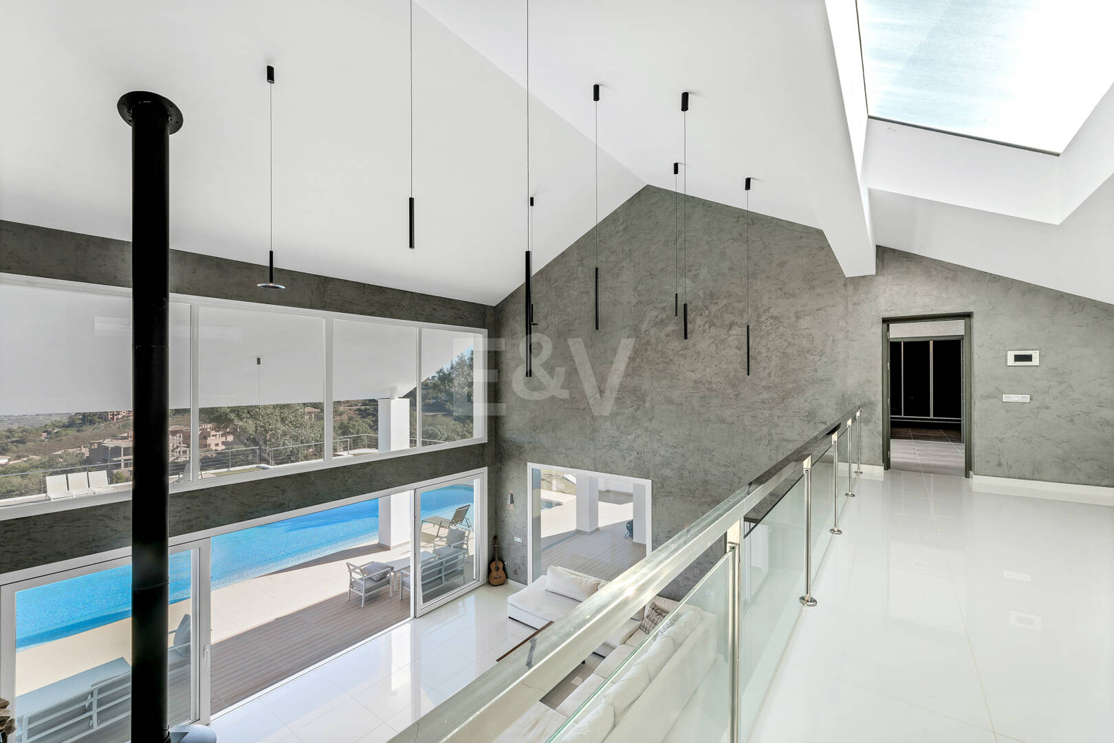 Exclusive villa with hotel license and panoramic views in La Mairena