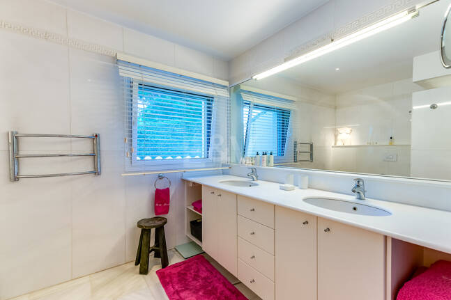 Villa with sea views in Cascada de Camoján. Prices from €6,000per week