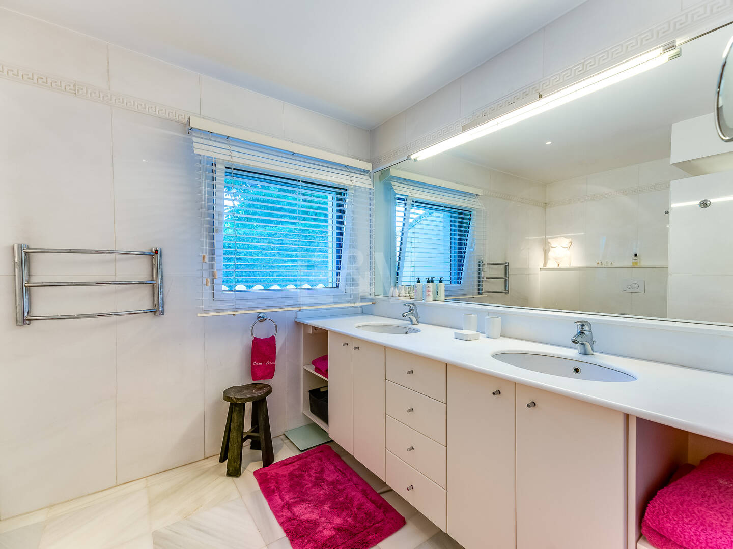 Villa with sea views in Cascada de Camoján. Prices from €6,000per week