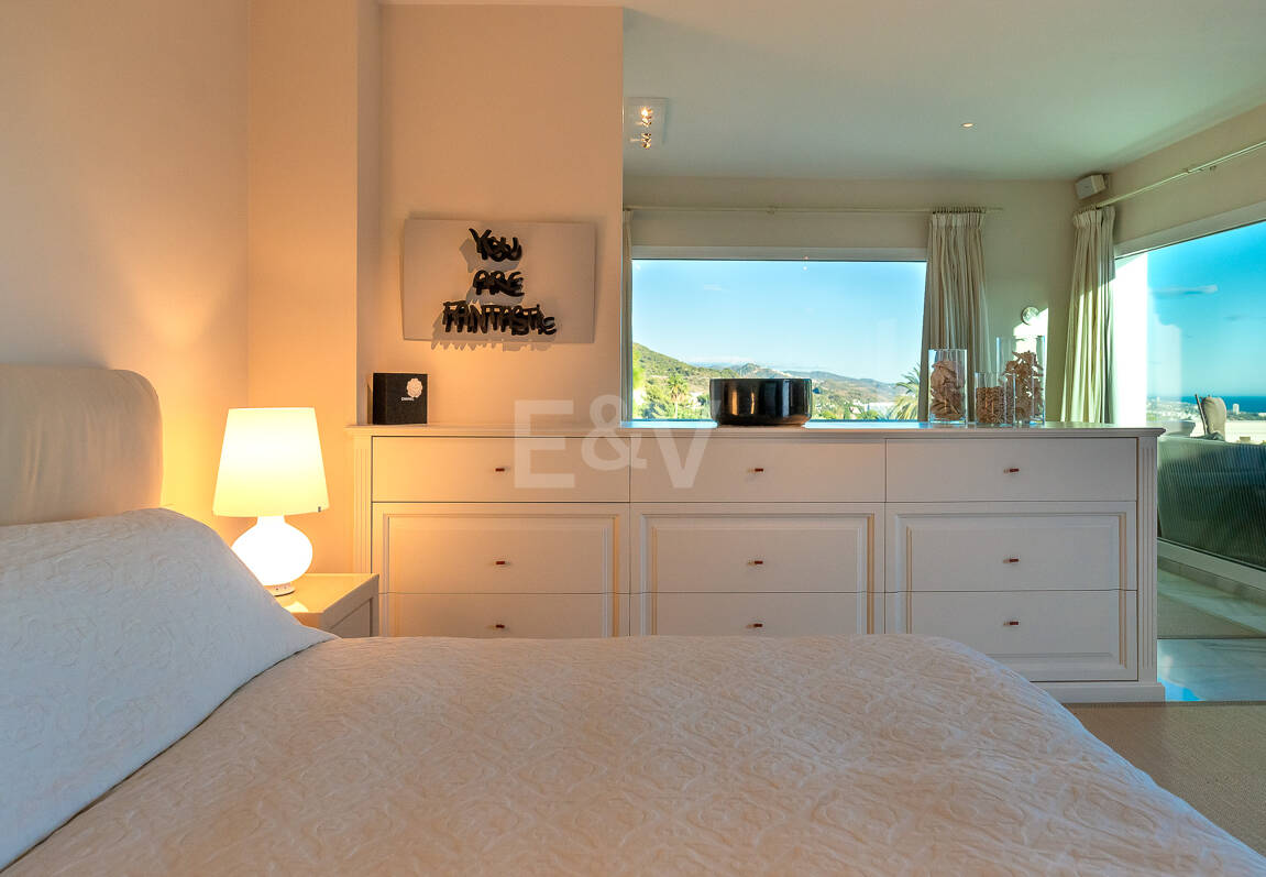 Villa with sea views in Cascada de Camoján. Prices from €6,000per week